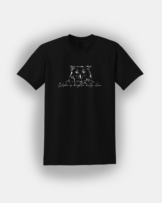 Wisdom's Daughter Walks Alone (Athena) - Bookish Design - Camiseta de ajuste clásico Mangas cortas Unisex PJO Percy Jackson Annabeth Chase MoA Mark of Athena