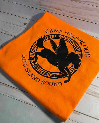Campamento mestizo - Diseño estándar de Pegasus - Camiseta de ajuste clásico UNISEX Naranja PJO Percy Jackson Annabeth Chase Mangas cortas