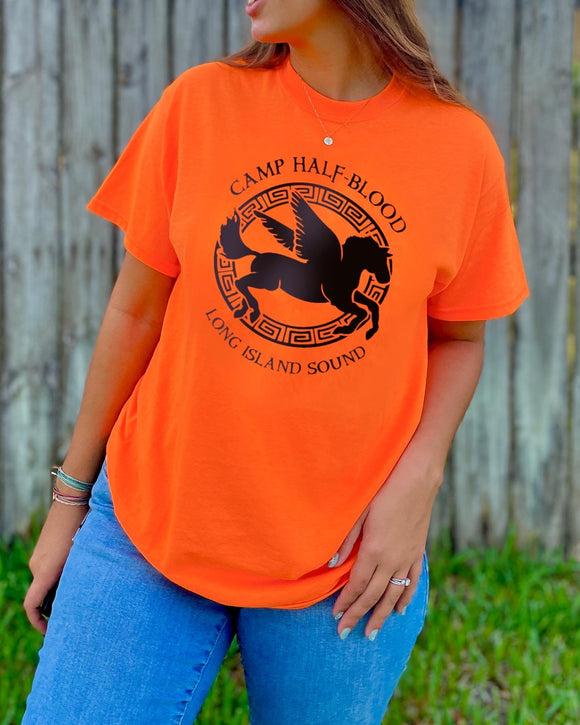 Campamento mestizo - Diseño estándar de Pegasus - Camiseta de ajuste clásico UNISEX Naranja PJO Percy Jackson Annabeth Chase Mangas cortas
