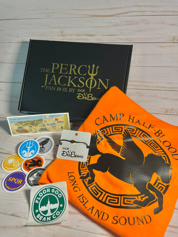 Percy Jackson FAN BOX: camiseta de ajuste clásico, paquete de calcomanías, calcomanía de Bean Co., marcador de mapa CHB, pulsera de hilo CHB